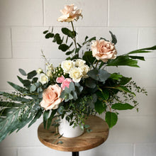 Load image into Gallery viewer, . Vase . Soft & Subtle .