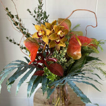 Load image into Gallery viewer, . Vase . Dark & Moody .