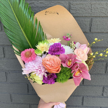 Load image into Gallery viewer, . Hand-Tied Bouquet . Bright & Bold .