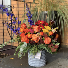 Load image into Gallery viewer, . Vase . Dark & Moody .