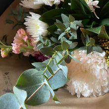 Load image into Gallery viewer, . Hand-Tied Bouquet . Soft & Subtle .