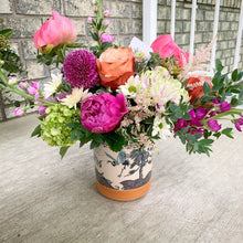 Load image into Gallery viewer, . Vase . Bright & Bold .