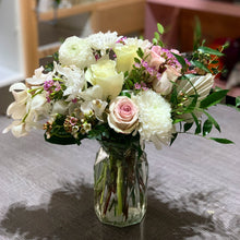 Load image into Gallery viewer, . Vase . Soft & Subtle .