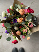 Load image into Gallery viewer, Tulip + Ranunculus Bundle (walk-ins only)
