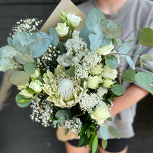 Load image into Gallery viewer, . Hand-Tied Bouquet . Soft &amp; Subtle .

