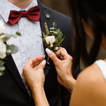 Load image into Gallery viewer, . boutonniere .
